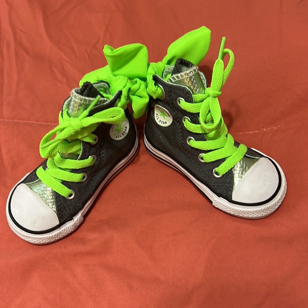 Converse toddler girl - super cute for that little fashionista!